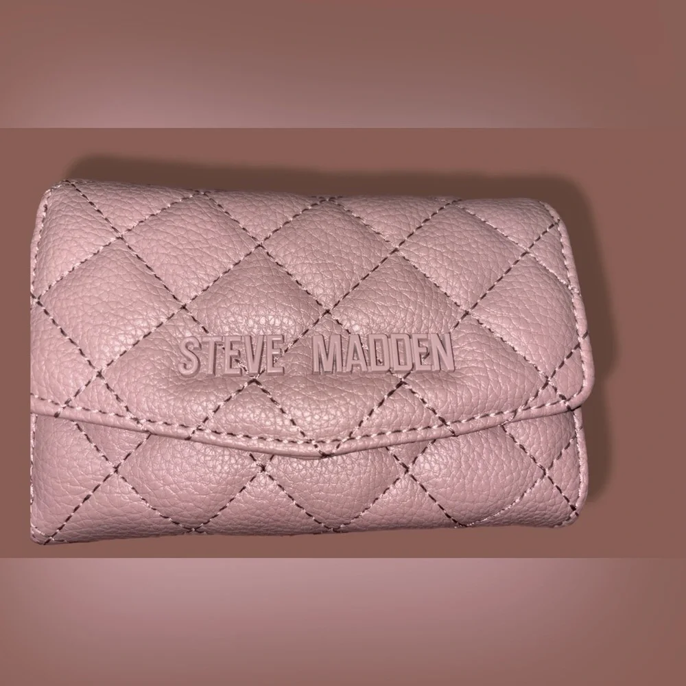 Steve Madden Blush Quilted Wallet - Picture 4 of 7